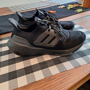 Adidas ultraboost triple black